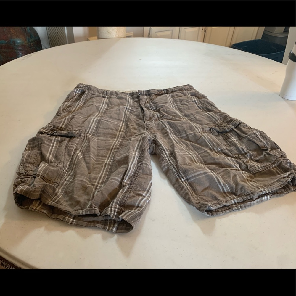 Men’s Cargo shorts brown plaid sz 38